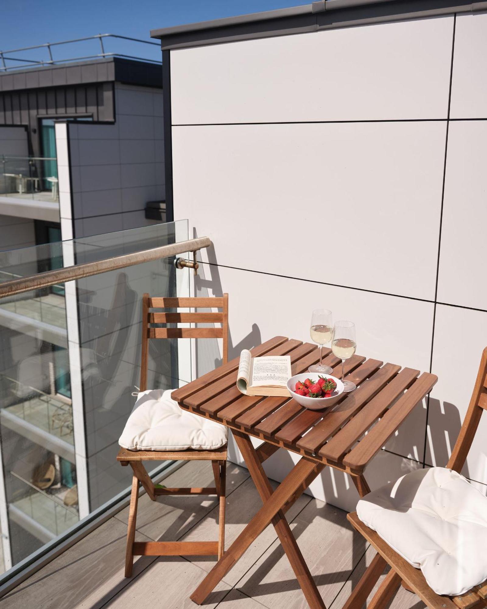 Apartment Cliff Edge *