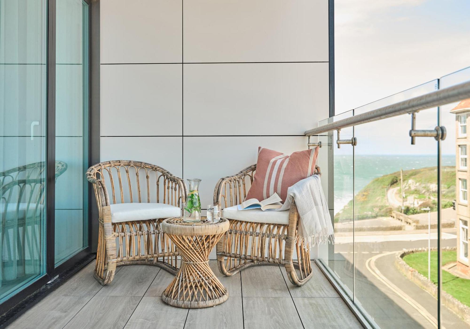 Apartment Cliff Edge *
